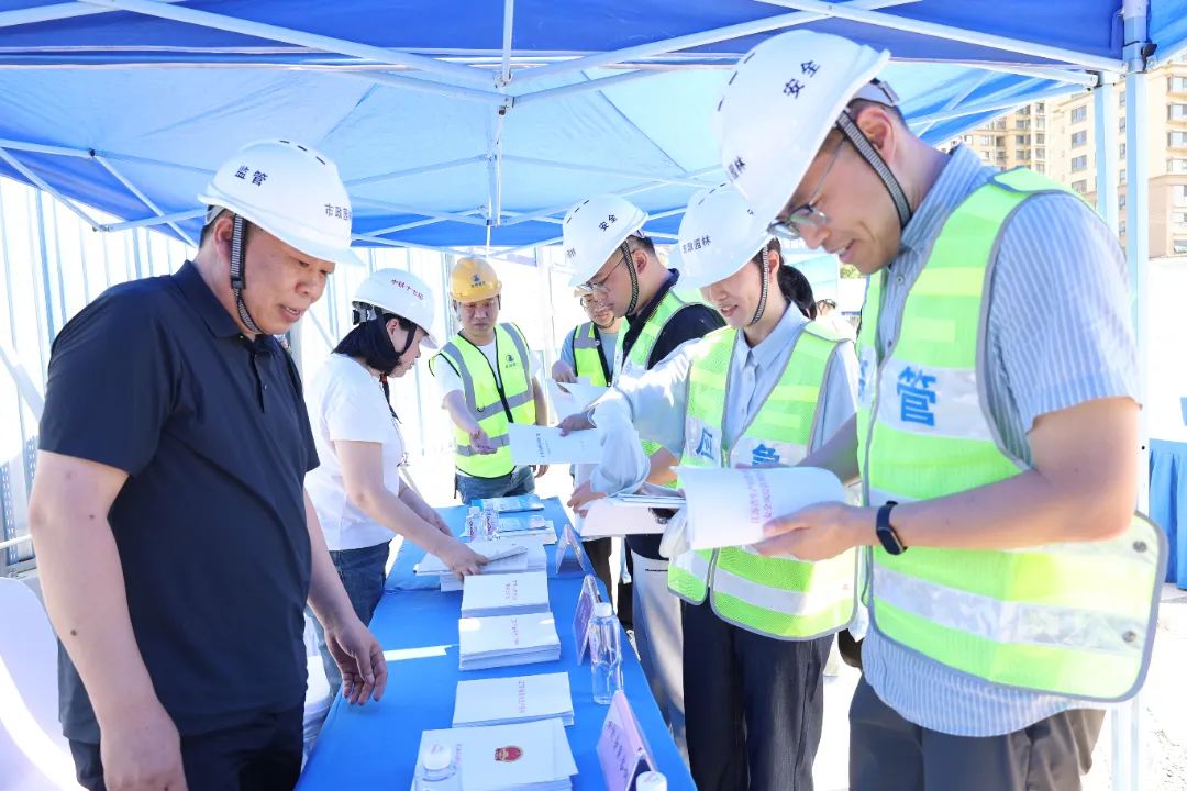 筑牢安全防线 提升服务效能——无锡市市政和园林局2025年“安全生产月·‘616’安全宣传咨询日”活动侧记
